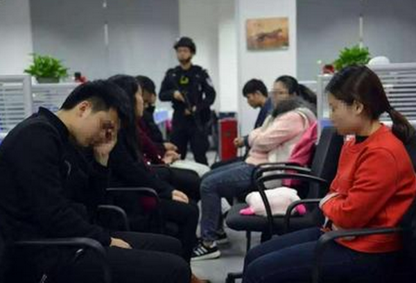 中介假公章骗贷员工自曝年薪百万 什么是骗贷