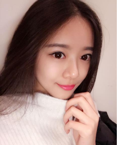 顶替尹素婉她是王思聪新签的熊猫一姐 未ps照