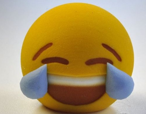 找不到车位自己画!高手在民间 这哥们儿简直大