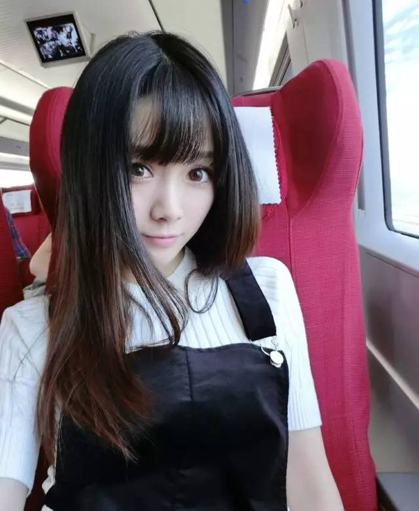 女神“韩雨嘉”近期清纯美照欣赏 网友：美得不可方物