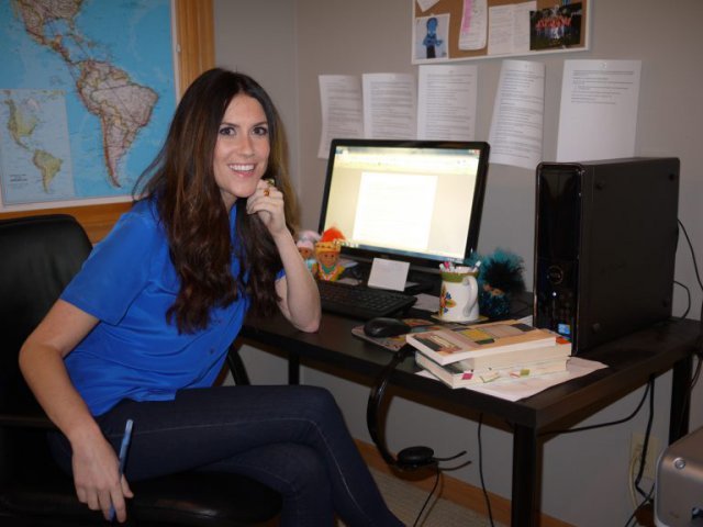 国外女子在垃圾桶寻食闻所未闻 8个月仅省下20多万令人震惊