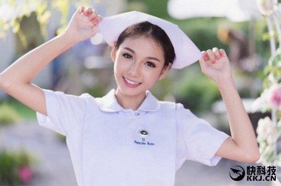 95后护士因美貌走红 颜值逆天网友:组团去看病